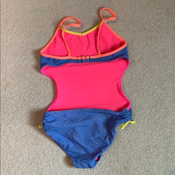 Girls one piece cutout swimsuit L (10/12) - Picture 2 of 2